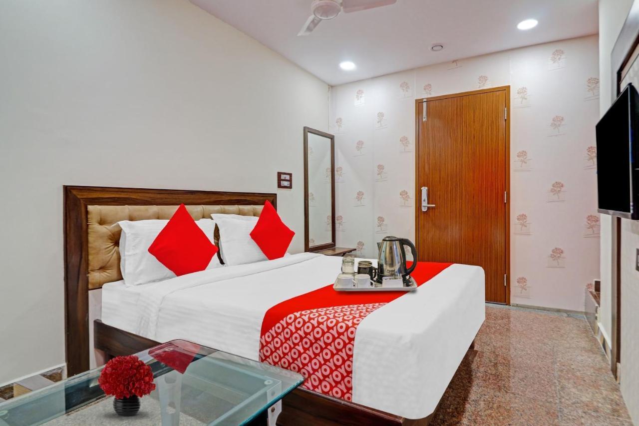 Heavens Inn Near Rasoolpura Metro Station Hyderabad Bagian luar foto
